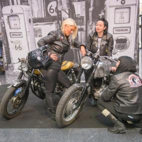 Motor­radwelt Boden­see: Ladies’ World rückt Motor­radfahre­rinnen ins Schein­werfer­licht
